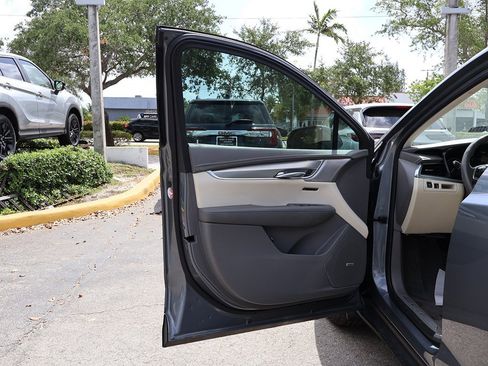 Used 2021 Cadillac XT5 Premium Luxury image 26