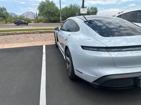 Used 2022 Porsche Taycan RWD image 6