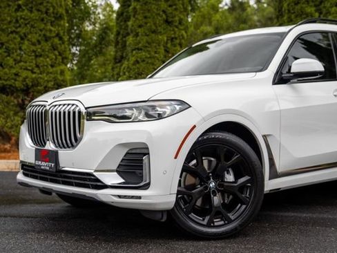 Used 2021 BMW X7 xDrive40i w/ Premium Package AWD/4WD image 3