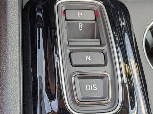 New 2025 Honda Pilot Touring image 12