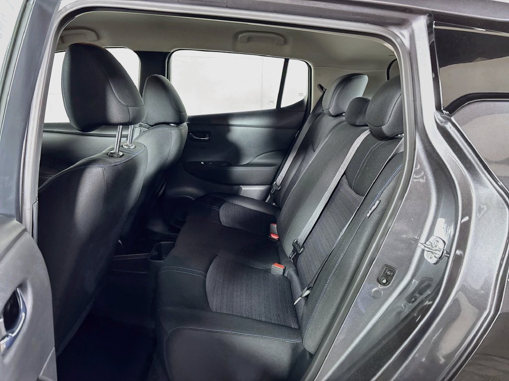 Used 2025 Nissan Leaf S FWD image 19