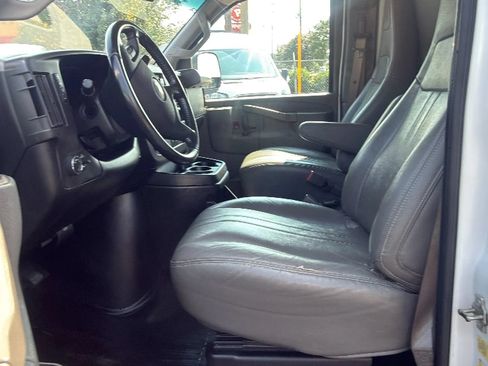 Used 2022 Chevrolet Express 2500 w/ Driver Convenience Package RWD image 12