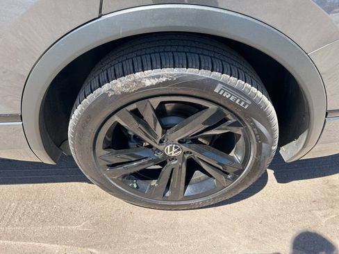 Used 2024 Volkswagen Tiguan SE R-Line image 21