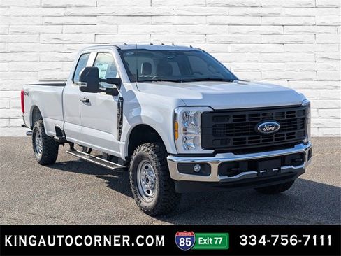 New 2026 Ford F250 XL w/ XL Off-Road Package image 3