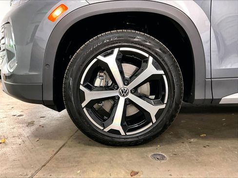 New 2026 Volkswagen Tiguan SE image 14