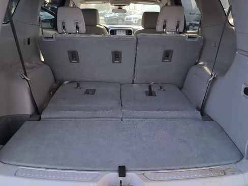 Used 2019 GMC Acadia SLE image 26