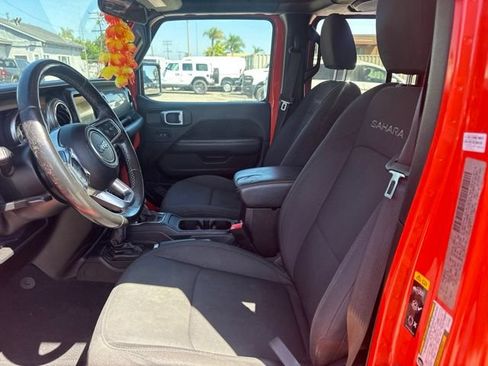 Used 2020 Jeep Wrangler Unlimited Sahara AWD/4WD image 9