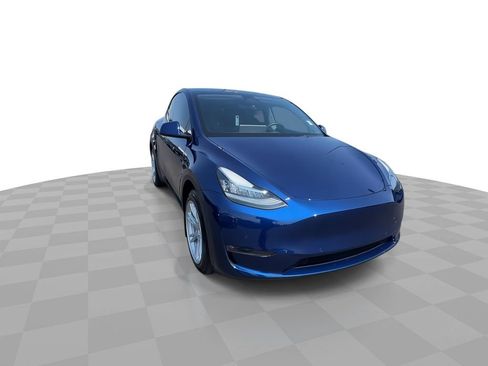 Used 2022 Tesla Model Y Long Range AWD/4WD image 2