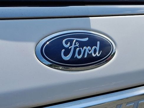 Used 2019 Ford Expedition Limited w/ Equipment Group 302A AWD/4WD image 31