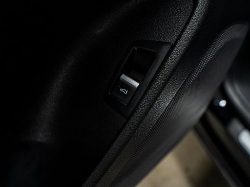 Used 2020 Audi Q8 Premium w/ Black Optic Package image 33