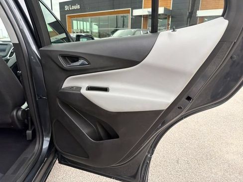 Used 2022 Chevrolet Equinox LS w/ LS Convenience Package FWD image 33