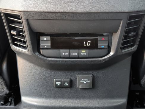 Used 2024 Toyota Sequoia Limited image 26