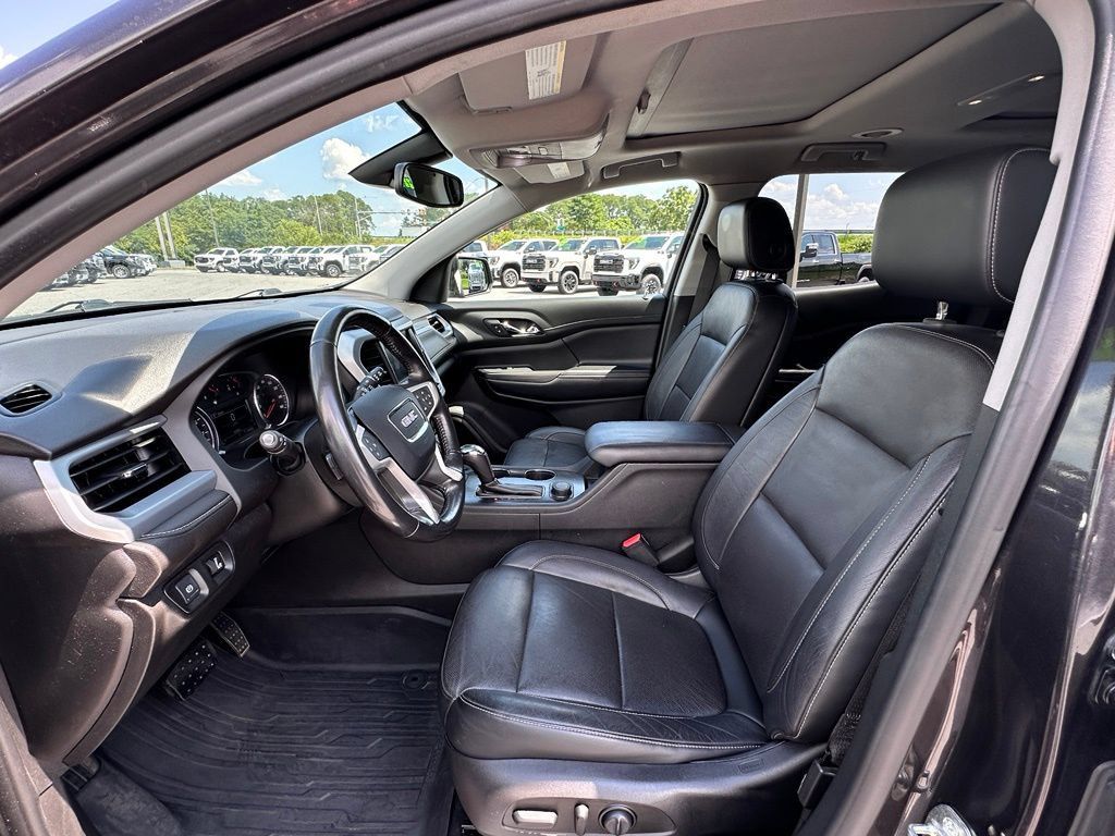 Certified 2019 GMC Acadia SLT w/ LPO, Floor Liner Package AWD/4WD image 18