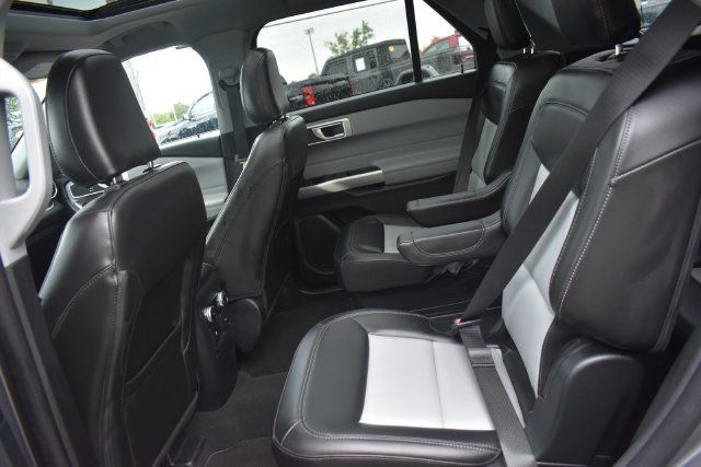 Used 2023 Ford Explorer XLT w/ Equipment Group 202A AWD/4WD image 22