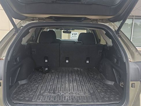 Used 2024 Subaru Outback Premium AWD/4WD image 7