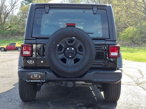 Used 2023 Jeep Wrangler Unlimited Sport AWD/4WD image 22