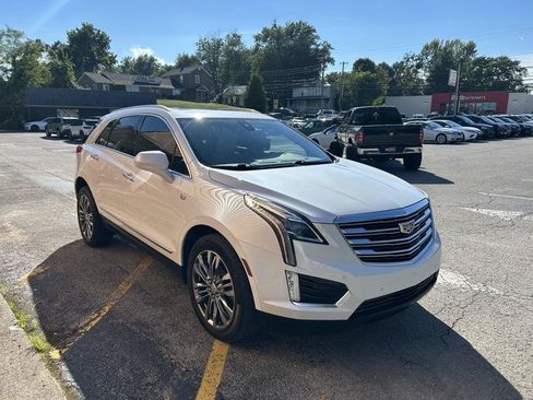 Used 2019 Cadillac XT5 Premium Luxury w/ Advanced Security Package AWD/4WD image 3