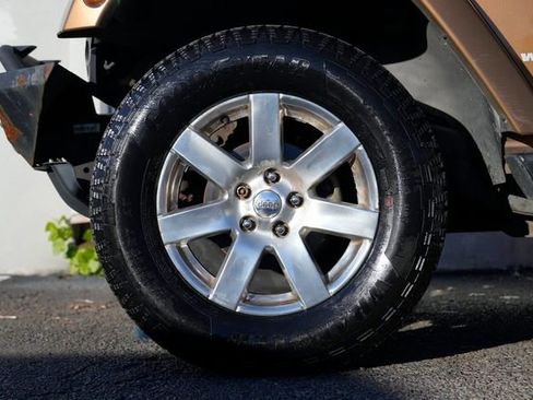 Used 2011 Jeep Wrangler Unlimited 70th Anniversary w/ Dual Top Group image 13