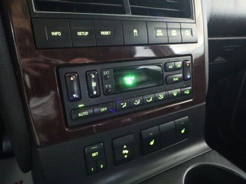 Used 2006 Ford Explorer Limited AWD/4WD image 16