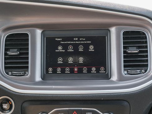 Used 2022 Dodge Charger SXT RWD image 17