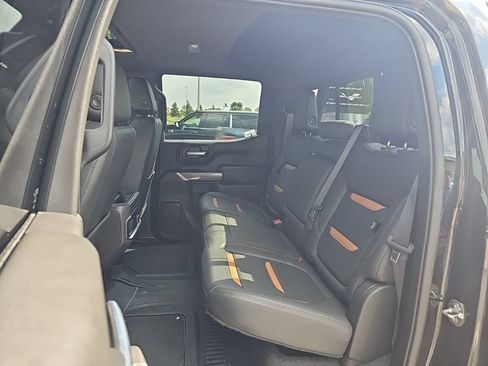 Used 2022 GMC Sierra 1500 AT4 w/ AT4 Premium Package AWD/4WD image 10