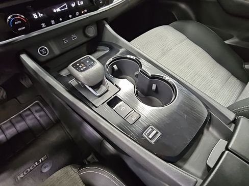 Used 2023 Nissan Rogue SV image 19