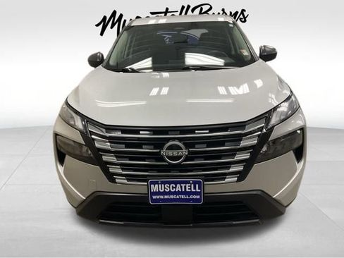 Used 2024 Nissan Rogue S image 2