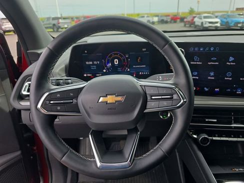 Used 2026 Chevrolet Traverse LT w/ Driver Confidence Package AWD/4WD image 16