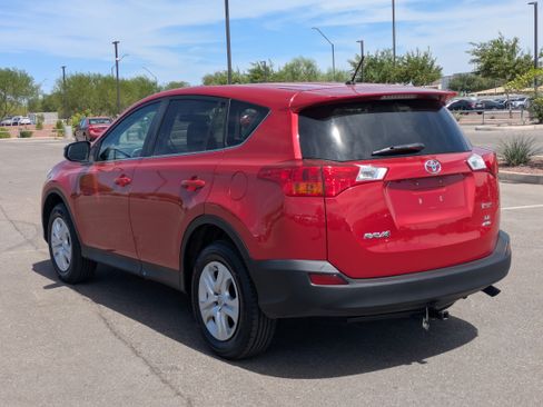 Used 2015 Toyota RAV4 LE AWD/4WD image 4