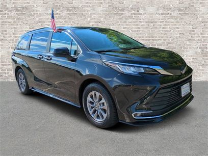 Used 2023 Toyota Sienna XLE