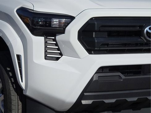 New 2026 Toyota Tacoma SR image 10