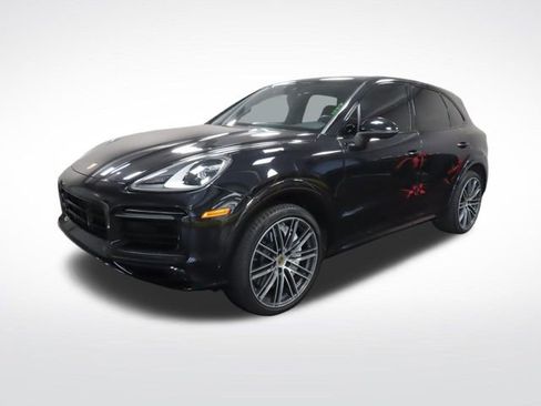 Used 2022 Porsche Cayenne image 1