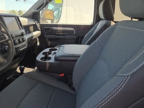 New 2024 RAM 2500 Tradesman w/ Chrome Appearance Group image 18