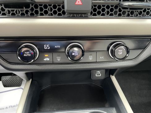 Used 2025 Honda HR-V LX image 18