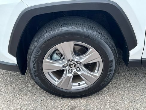Used 2025 Toyota RAV4 XLE AWD/4WD image 38
