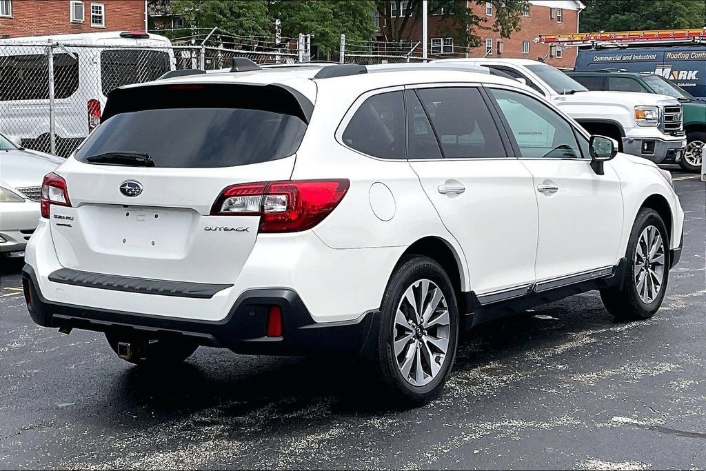 Used 2019 Subaru Outback 2.5i Touring AWD/4WD image 12