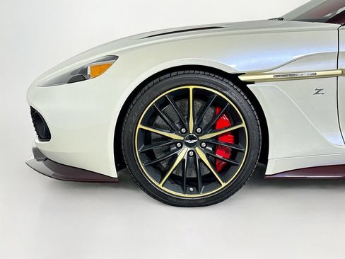 Used 2018 Aston Martin Vanquish Zagato RWD image 30