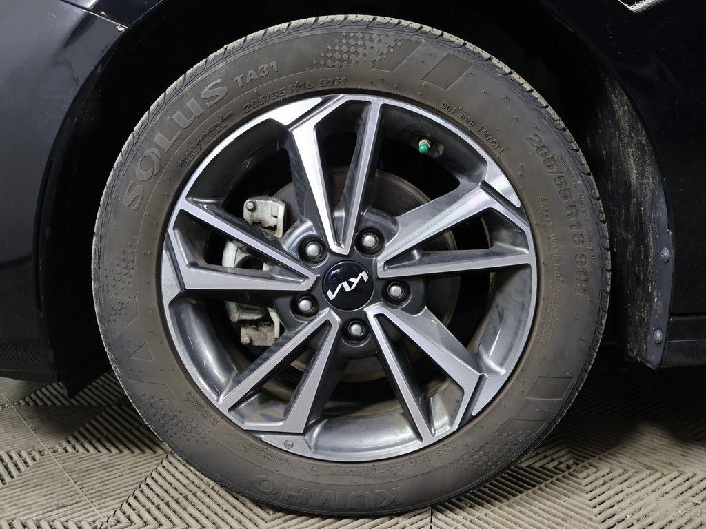 Used 2023 Kia Forte LXS FWD image 16