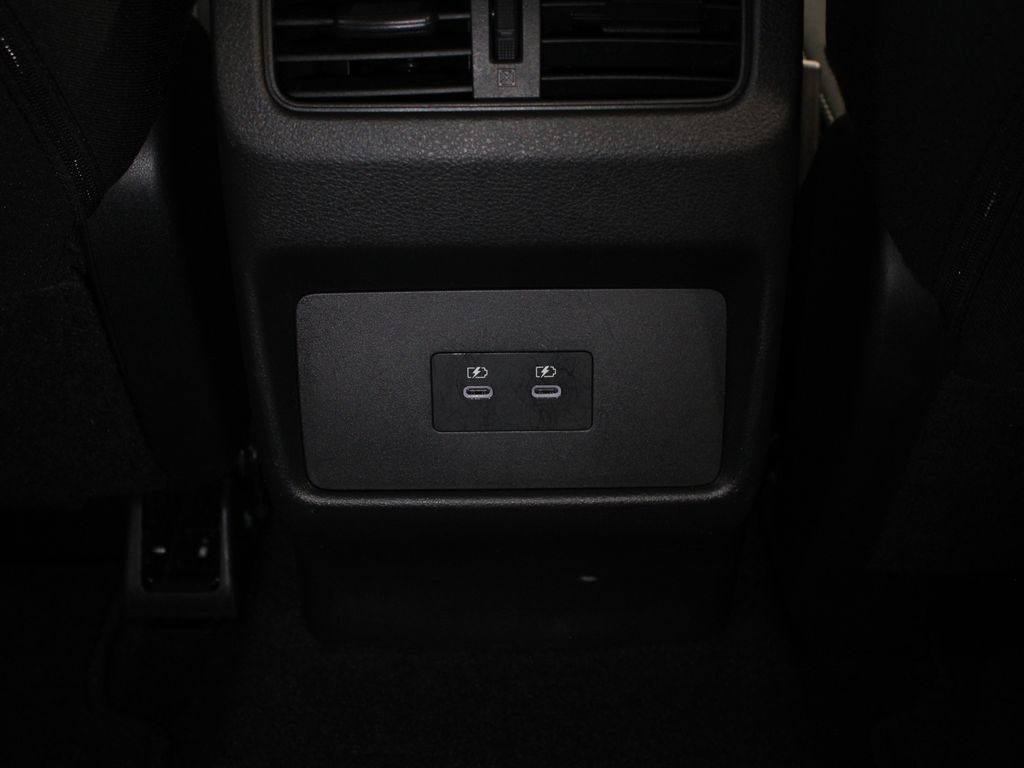 Used 2024 Nissan Rogue SV FWD image 27