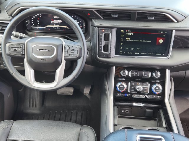 Used 2023 GMC Yukon XL Denali AWD/4WD image 27