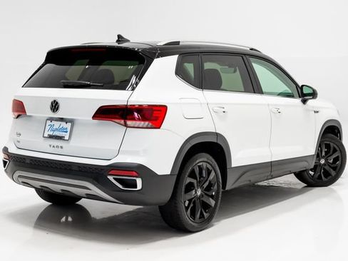 Used 2023 Volkswagen Taos SE w/ Panoramic Sunroof Package FWD image 33