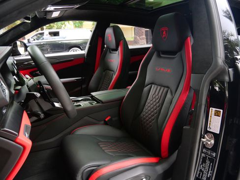 Used 2024 Lamborghini Urus S AWD/4WD image 19