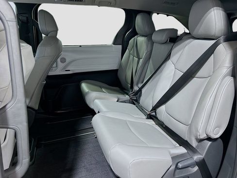 New 2026 Toyota Sienna XLE FWD image 24
