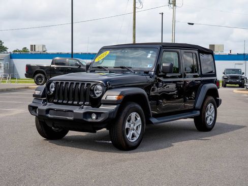 Used 2022 Jeep Wrangler Unlimited Sport AWD/4WD image 3