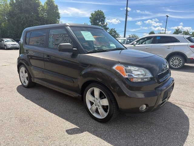 Used 2011 Kia Soul ! FWD image 1