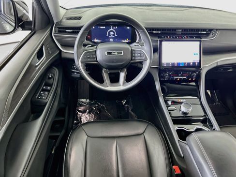 Used 2023 Jeep Grand Cherokee Limited AWD/4WD image 23
