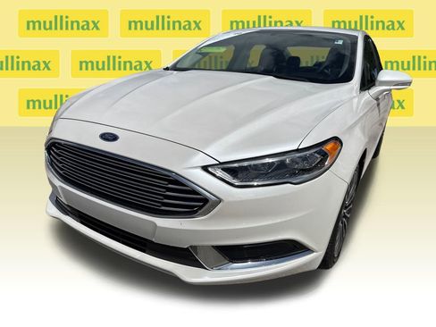 Used 2018 Ford Fusion SE w/ Fusion SE Technology Package image 10
