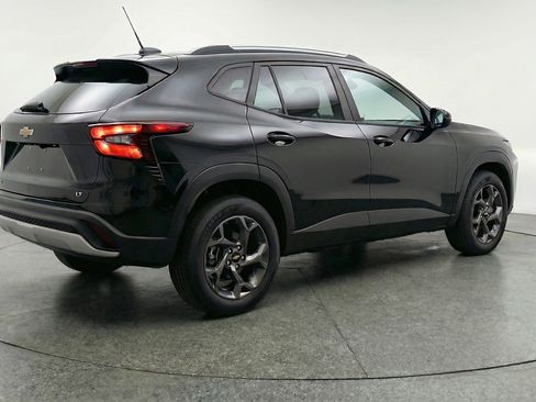 Used 2025 Chevrolet Trax LT image 9