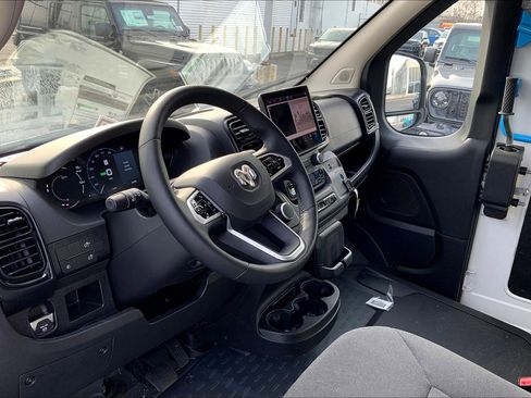 New 2024 RAM ProMaster 3500 w/ Delivery Van Package image 6