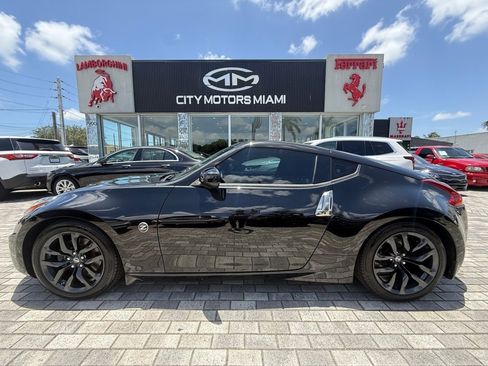 Used 2018 Nissan 370Z Touring image 5